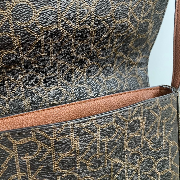 Calvin Klein Crossbody - Picture 2 of 3